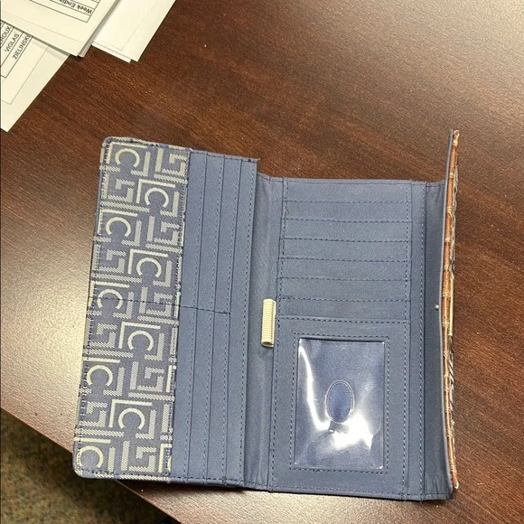 Liz Claiborne Blue and Tan Wallet - Picture 2 of 6